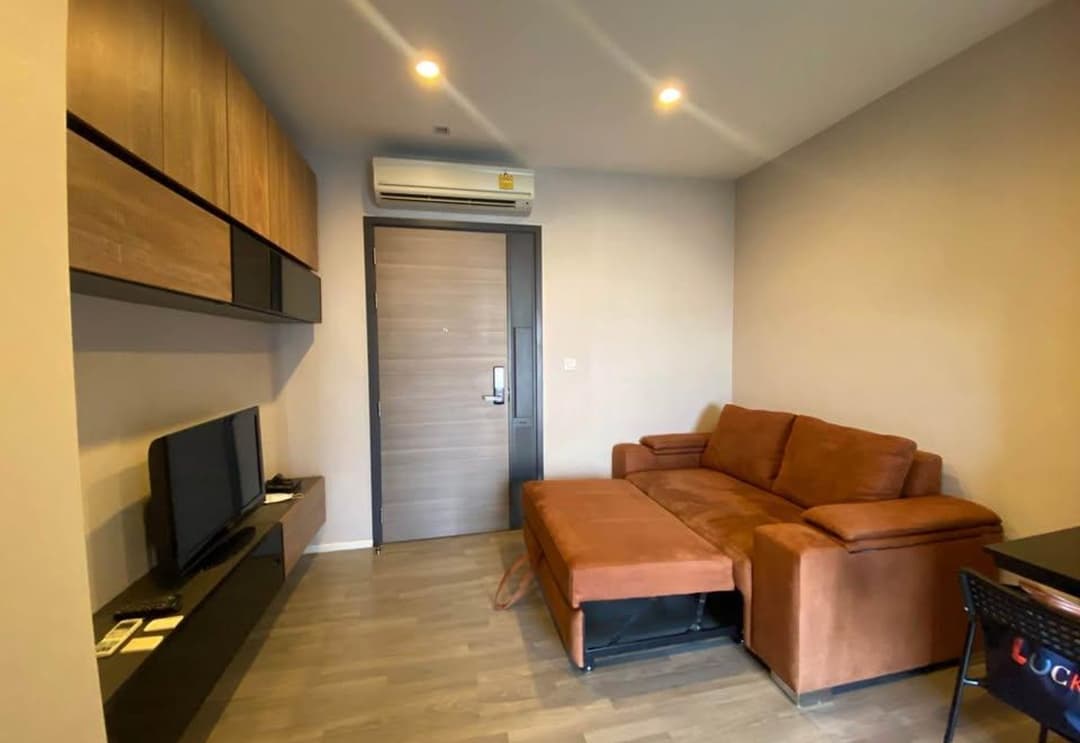 The Room Sathorn - St.Louis