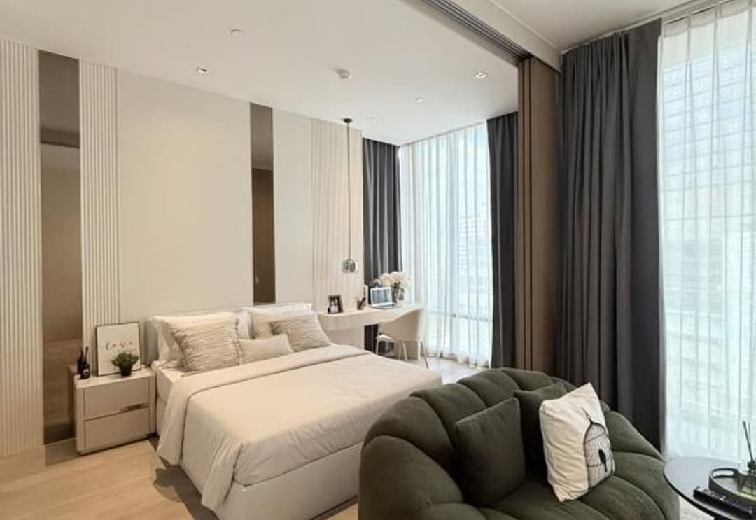 Ashton Silom